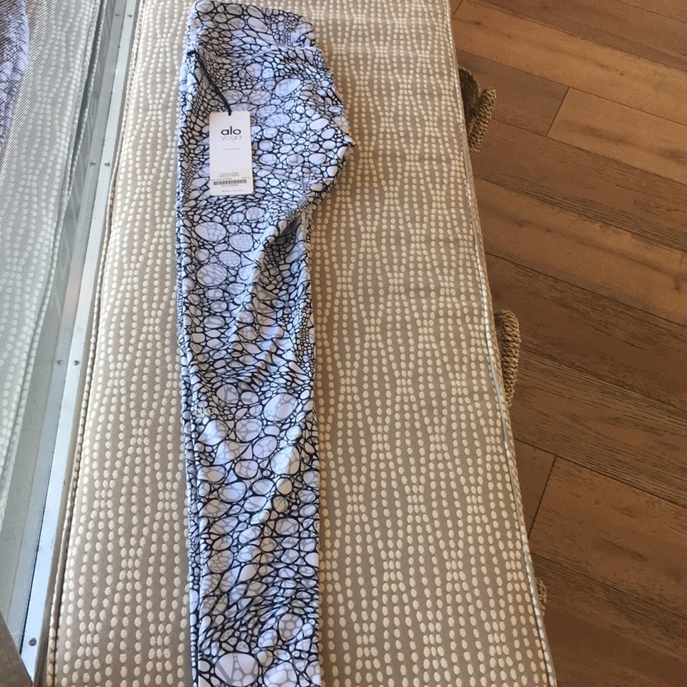 Alo yoga airbrush leggings